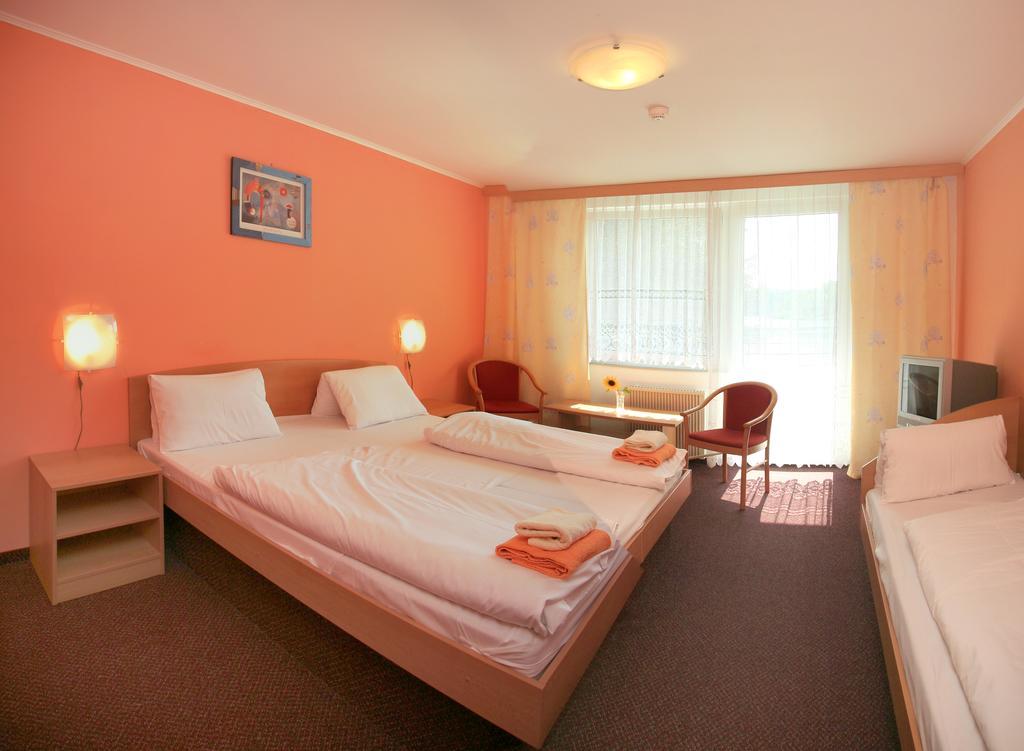 Hotel Riviera Nová Role Værelse billede